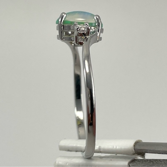 Rings Women’s Jewelry Beautiful Green Faux Opal Oval Cut Silver Plated Dainty - Picture 5 of 6
